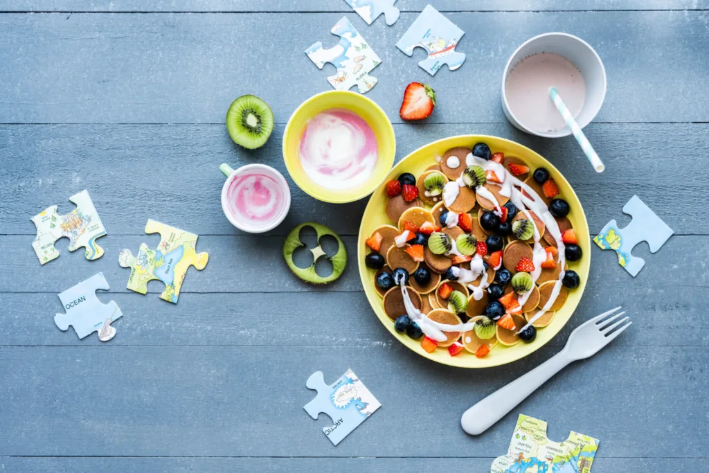 prato de comida infantil , colorido.
