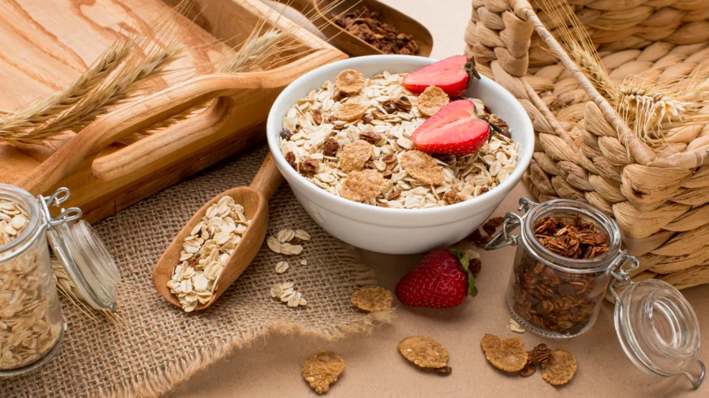 tigela de aveia com frutas.